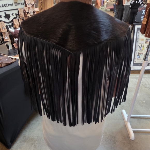 Black Cowhide Fringe Shawl Cape Western Leather Cowgirl Boho Festival - Picture 2 of 2